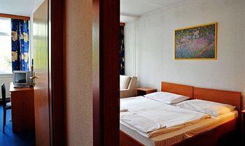 Romai Hotel บูดาเปสต์ ภายนอก รูปภาพ